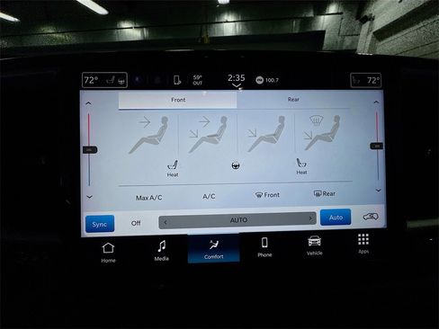 Used 2024 Chrysler Pacifica Touring-L image 35