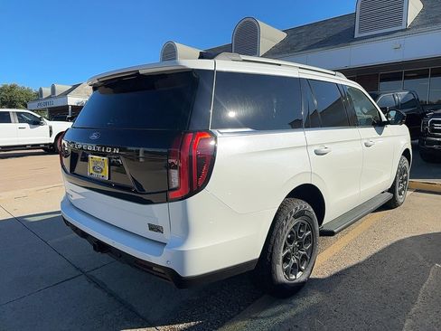 New 2025 Ford Expedition Active image 7