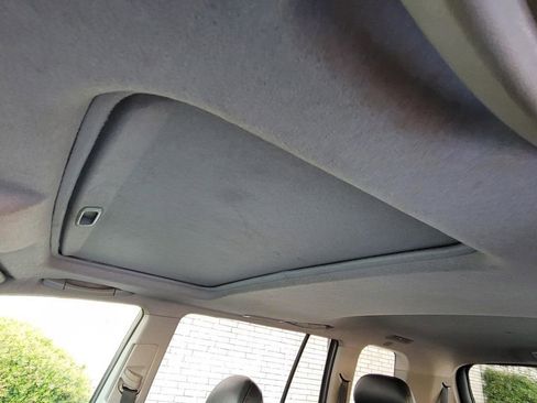 Used 2011 Toyota Highlander SE image 7