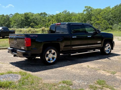 Used 2014 Chevrolet Silverado 1500 High Country w/ High Country Premium Package AWD/4WD image 5