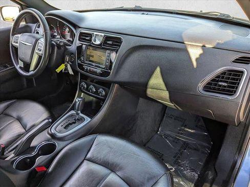 Used 2011 Chrysler 200 Limited image 20