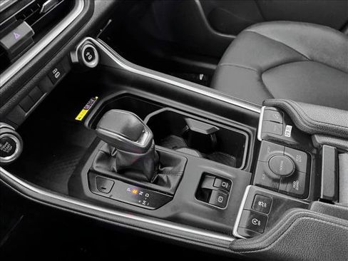 Certified 2025 Toyota Grand Highlander AWD image 16