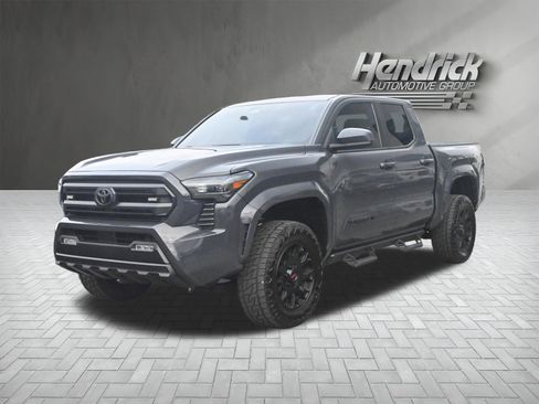 Used 2025 Toyota Tacoma SR5 image 8