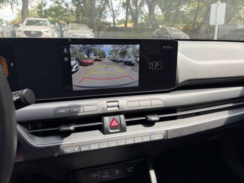 Used 2025 Kia K4 LXS image 17