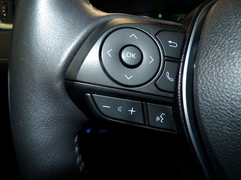 Used 2019 Toyota RAV4 XLE Premium w/ Cold Weather Package AWD/4WD image 30
