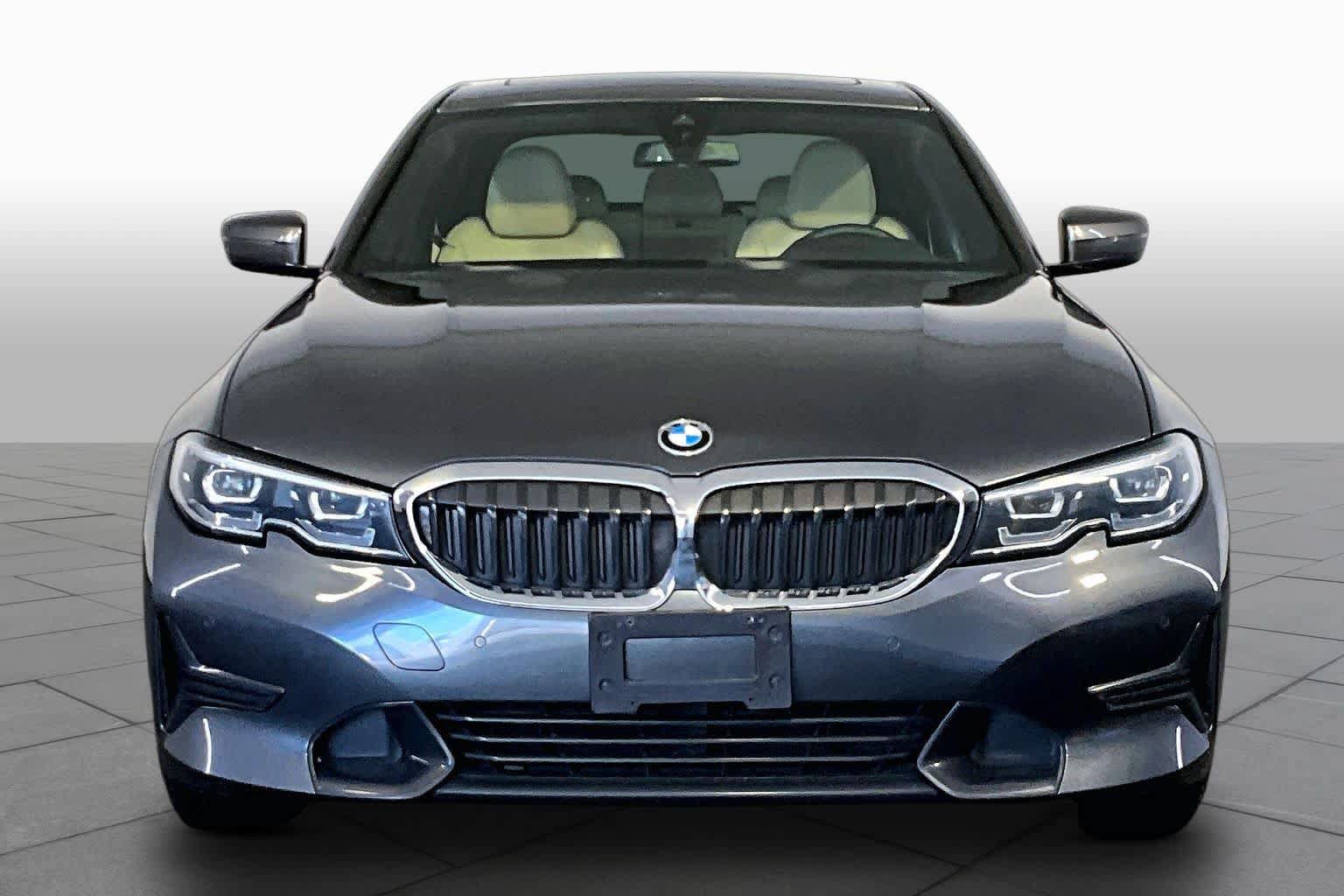 Used 2020 BMW 330i xDrive Sedan w/ Convenience Package AWD/4WD image 4