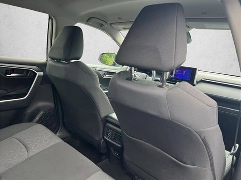 Certified 2025 Toyota RAV4 XLE FWD image 24