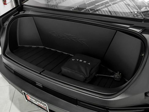 Used 2024 Tesla Cybertruck AWD Crew Cab image 44