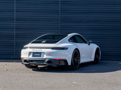 Certified 2023 Porsche 911 Carrera GTS image 8