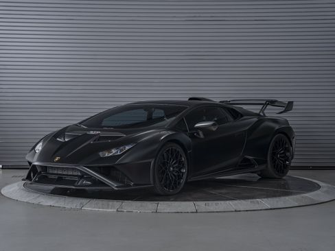 Used 2024 Lamborghini Huracan STO RWD image 1