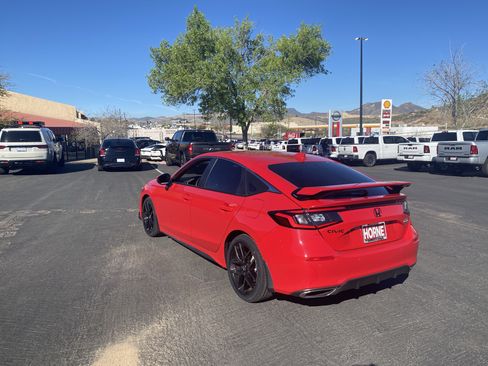 Used 2022 Honda Civic Sport Touring image 2