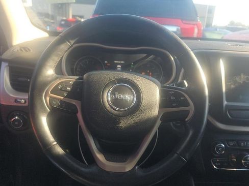 Used 2016 Jeep Cherokee Limited AWD/4WD image 12