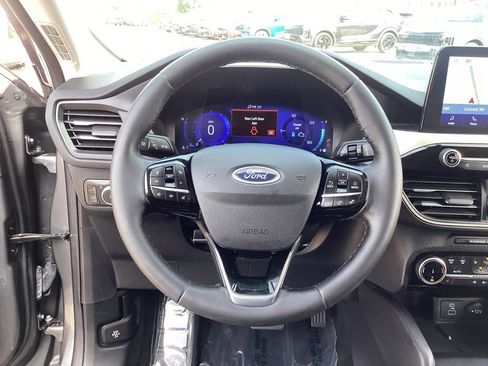 Used 2022 Ford Escape SEL w/ Technology Package AWD/4WD image 17