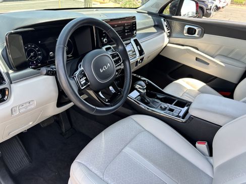Certified 2023 Kia Sorento SX FWD image 17
