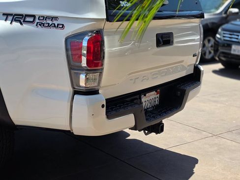 Used 2020 Toyota Tacoma TRD Off-Road w/ Technology Package RWD image 10