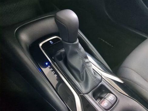 Used 2020 Toyota Corolla LE image 29