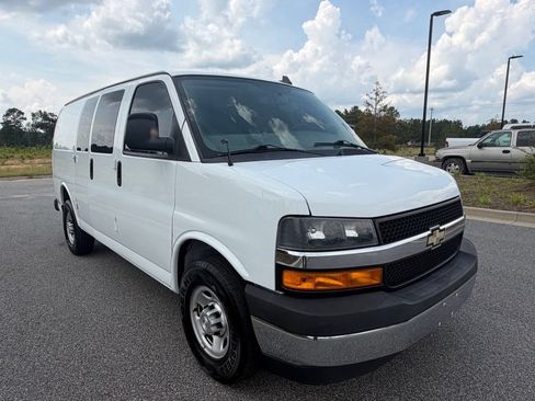 Used 2021 Chevrolet Express 2500 w/ Driver Convenience Package RWD image 7