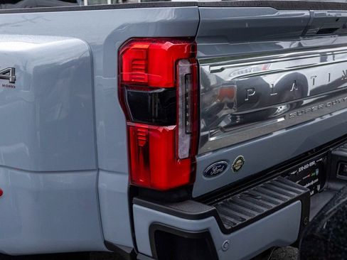 Used 2025 Ford F450 Platinum w/ Platinum Plus Package AWD/4WD image 37