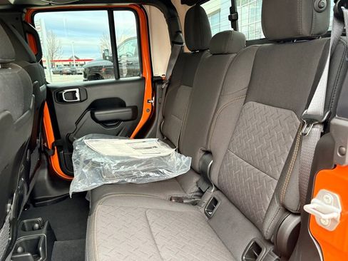 New 2025 Jeep Gladiator Mojave w/ Convenience Group image 12