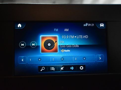 Used 2023 Mercedes-Benz Sprinter 2500 image 24