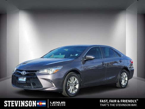 Used 2016 Toyota Camry SE image 1