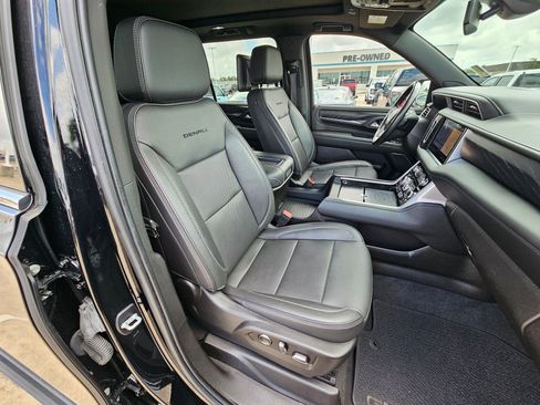 Used 2021 GMC Yukon XL Denali RWD image 30