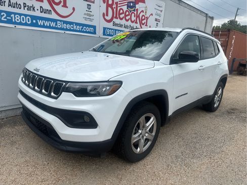 Used 2024 Jeep Compass Latitude AWD/4WD image 6