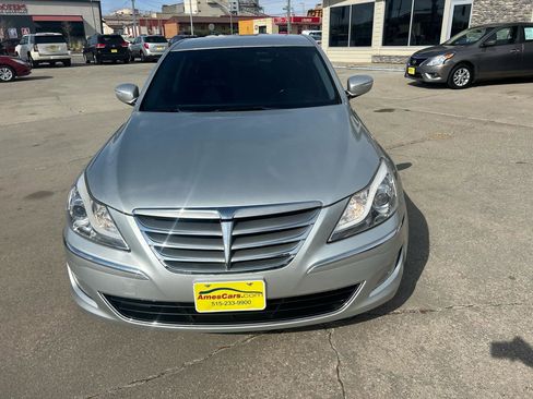 Used 2013 Hyundai Genesis 3.8 RWD image 8