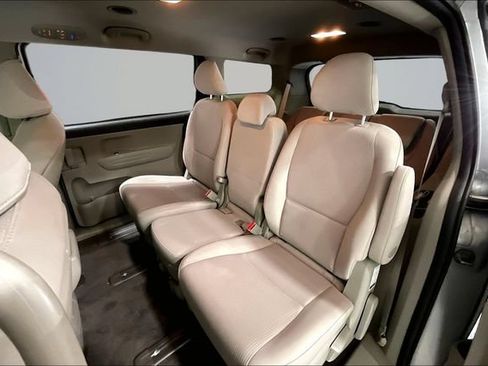 Used 2019 Kia Sedona LX FWD image 26