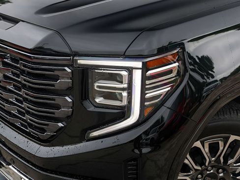Used 2026 GMC Sierra 1500 Denali Ultimate AWD/4WD image 3
