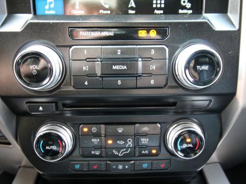 Used 2018 Ford F250 Platinum w/ Platinum Ultimate Package image 36