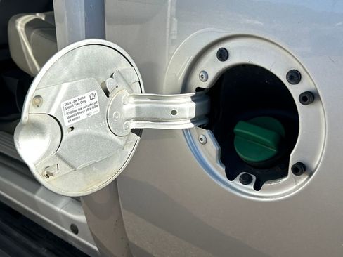 Used 2011 GMC Sierra 3500 SLT image 28