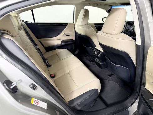 Used 2019 Lexus ES 300h w/ Premium Package FWD image 43