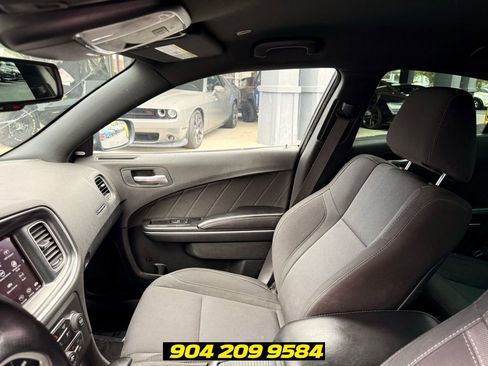 Used 2018 Dodge Charger R/T RWD image 17