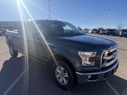 Used 2015 Ford F150 XLT w/ Trailer Tow Package image 4