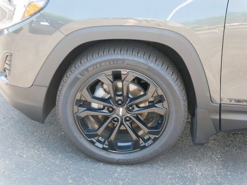 Used 2021 GMC Terrain SLT w/ Elevation Edition AWD/4WD image 9