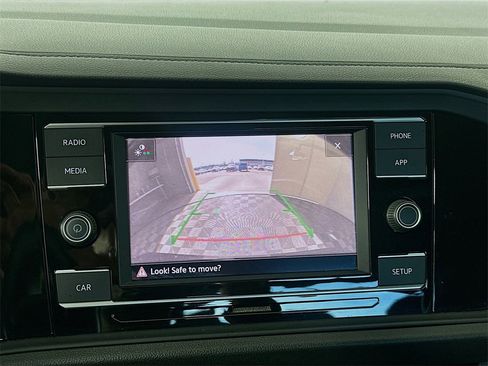 Used 2019 Volkswagen Jetta SE w/ Cold Weather Package image 13