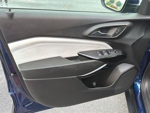 Used 2024 Chevrolet Trax LT FWD image 16