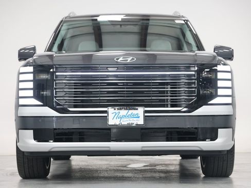 New 2026 Hyundai Palisade Calligraphy FWD image 2