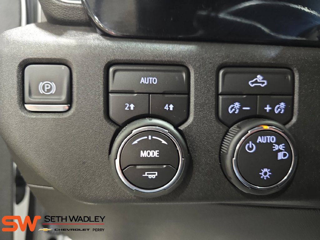 Used 2026 Chevrolet Silverado 1500 LT AWD/4WD image 25