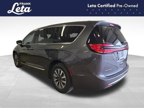 Used 2023 Chrysler Pacifica Limited image 4