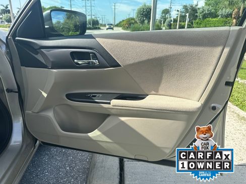 Used 2013 Honda Accord LX image 18
