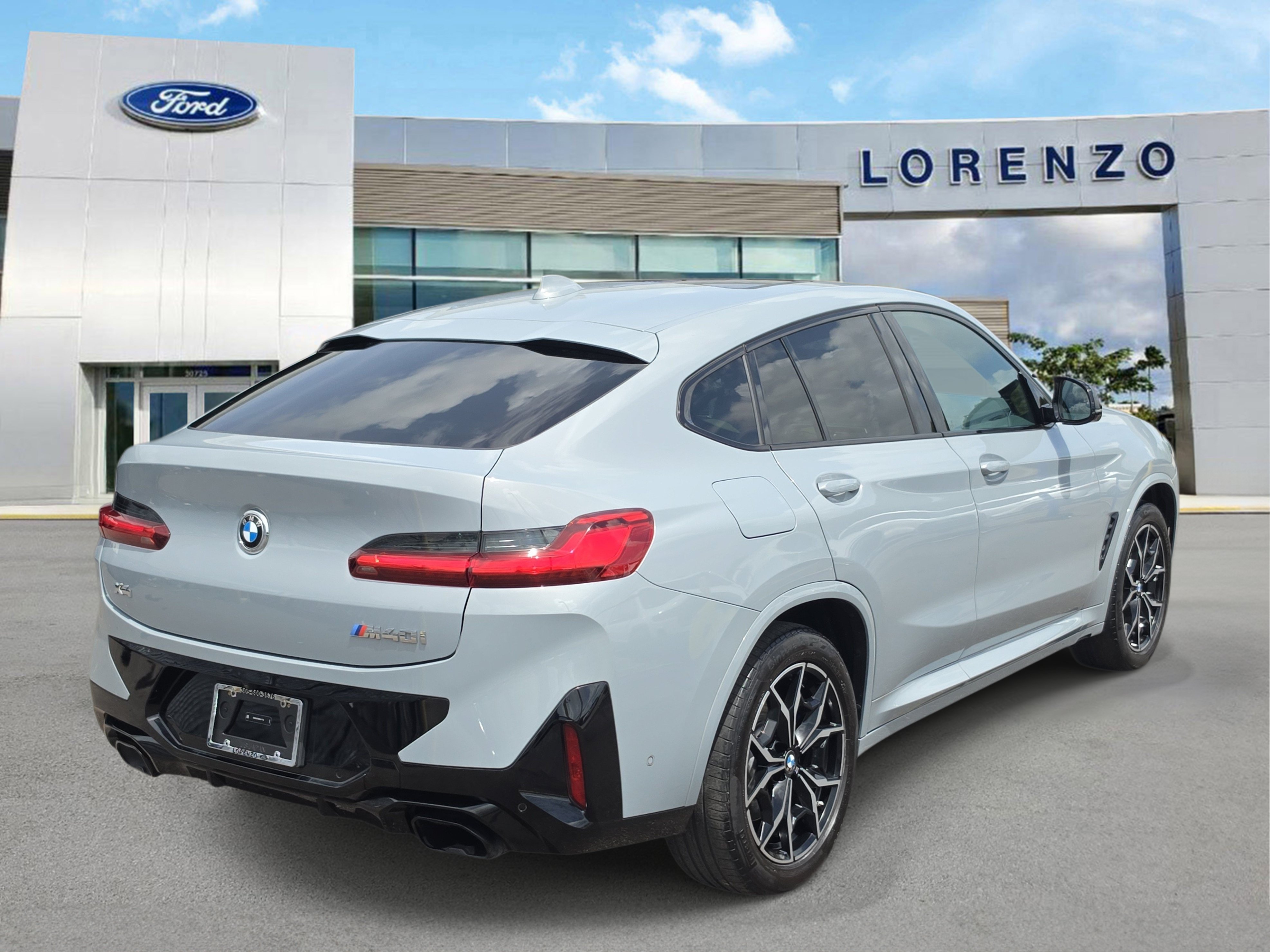 Used 2024 BMW X4 M40i w/ Premium Package AWD/4WD image 4