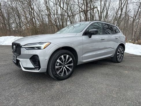 Certified 2025 Volvo XC60 B5 Plus image 4