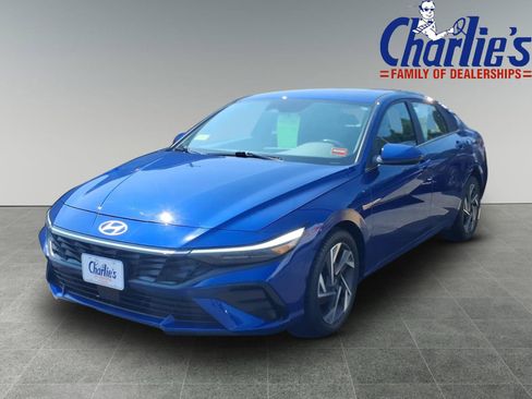 Used 2024 Hyundai Elantra SEL w/ Convenience Package FWD image 1