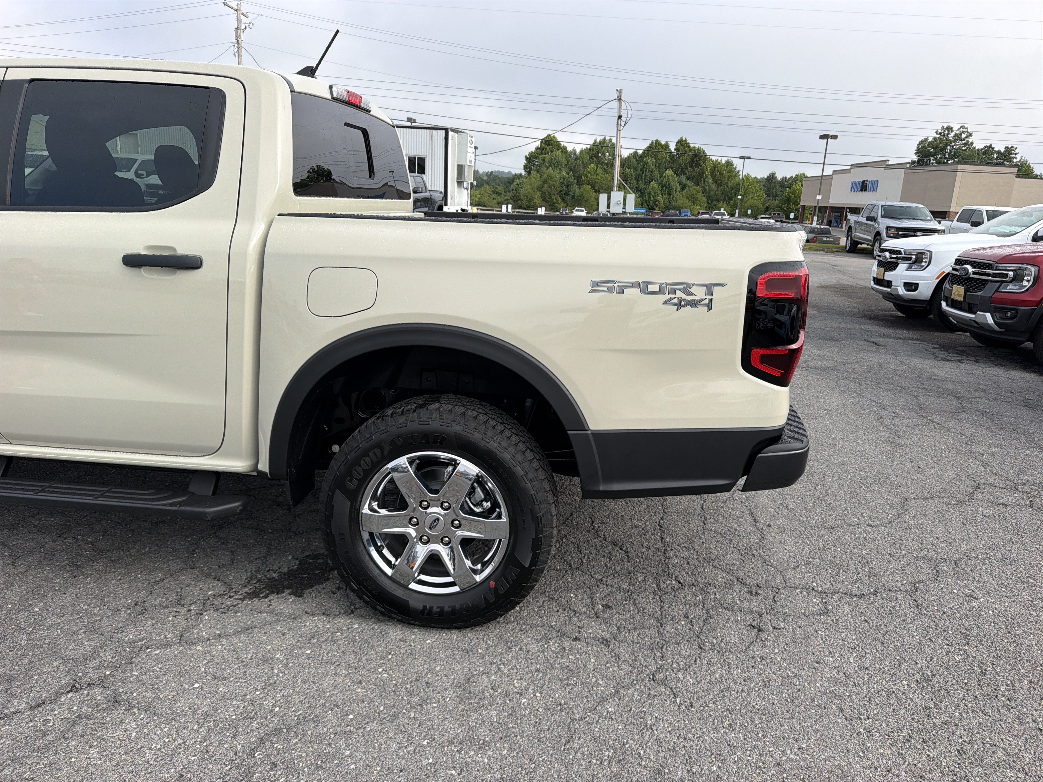 New 2026 Ford Ranger XLT w/ Equipment Group 301A High AWD/4WD image 7