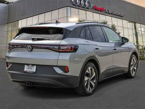 Used 2023 Volkswagen ID.4 Pro image 4