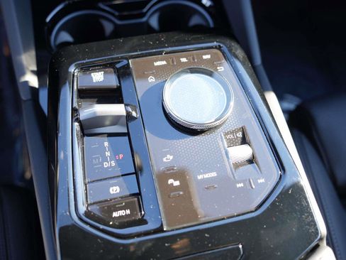 Used 2025 BMW 530i 530i Sedan RWD image 23