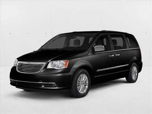 Used 2014 Chrysler Town & Country Touring image 1