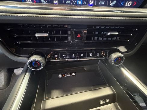 Used 2025 Chevrolet Tahoe LT AWD/4WD image 29
